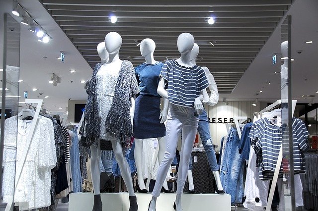 shopping-mall-1316787_640.jpg